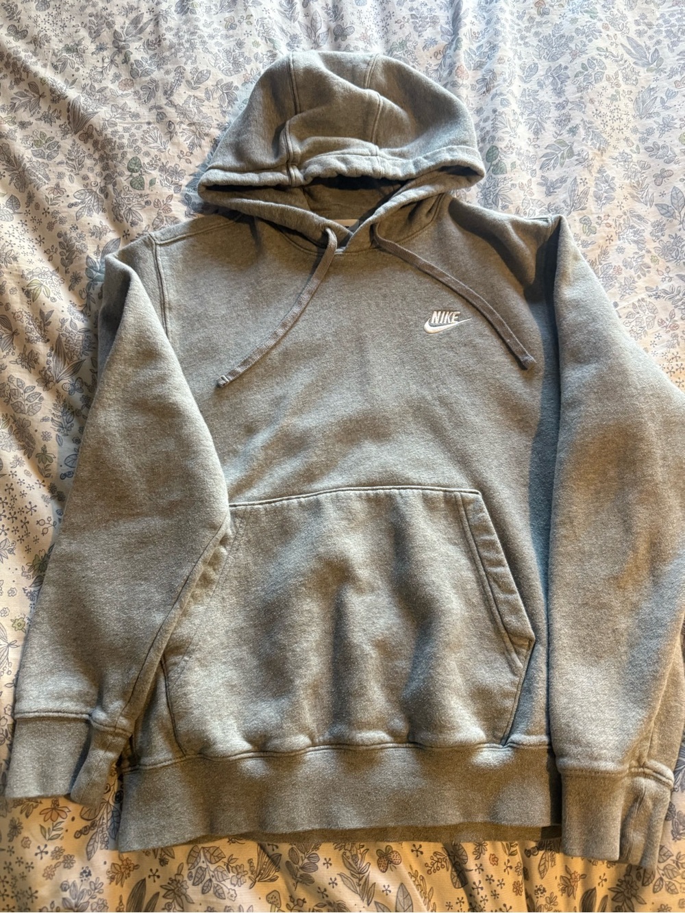 Nike Heather Gray Men’s Hooded Pullover Sweatshirt